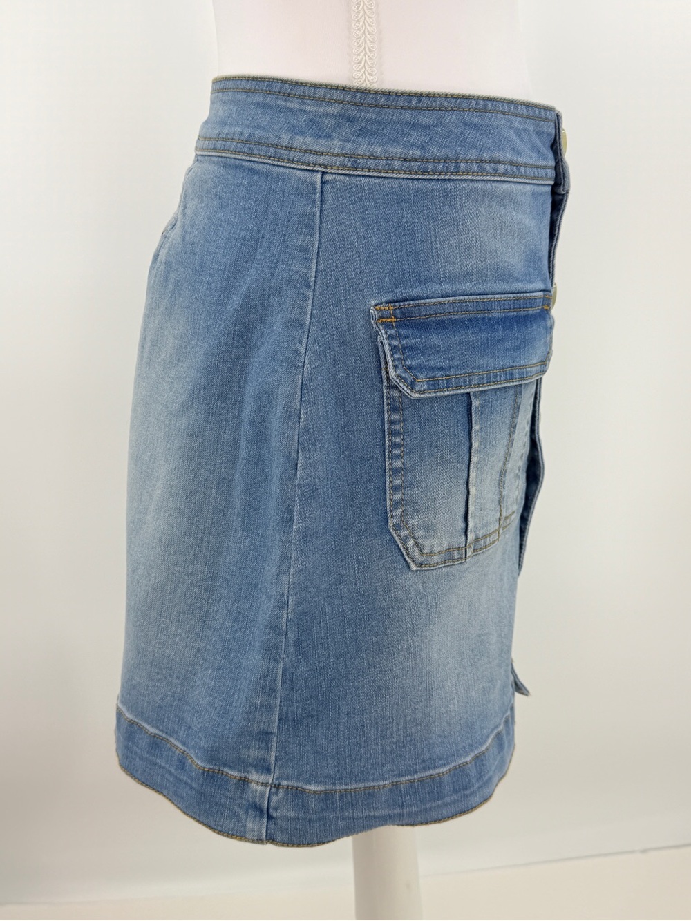 Blue Jean Denim Mini Skirt Button Front Pockets Size Medium Y2K - Picture 4 of 15